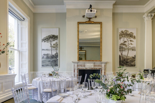 A setting made for romantic styling