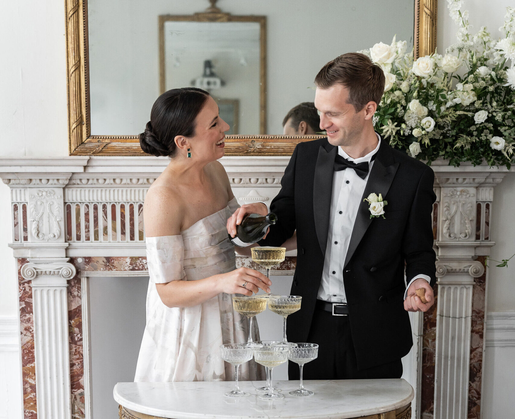 Photography @masha.unwerth Make-up @makeupbycarlie Video @robertkaminskimedia Hair @idomakeupandhair_ Planner @annabespokevents Florals @kate_d_bloom